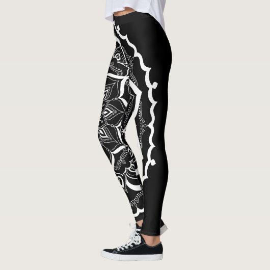 Bohemische Hand gezeichneter Mandala Schwarz-weiß Leggings (Links)