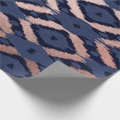 Bohemische Rose Gold Navy Blue Ikat Muster Geschenkpapier (Ecke)