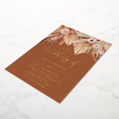 Bohemische Traumhochzeit: Boho Terracotta Gold Folieneinladung (Gedreht)