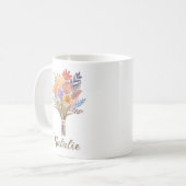 Bohemische Wildblume Bouquet Monogram Kaffeetasse (Vorderseite Links)
