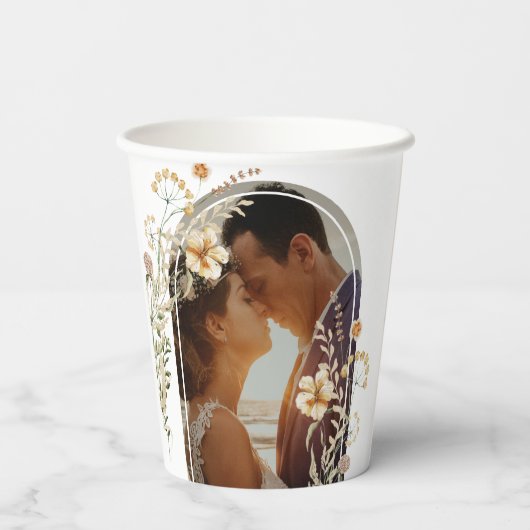 Bohemische Wildblumen Foto Arch Brautparty Pappbecher (Rückseite)