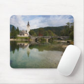 Bohinj See mit Kirche in Slowenien mousepad (Mit Mouse)