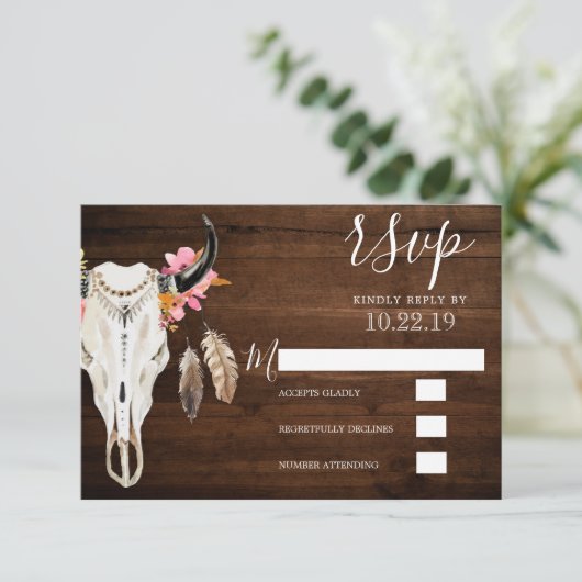 Boho Antler Rustic Dark Wood Wedding RSVP Karte (Stehend Vorderseite)