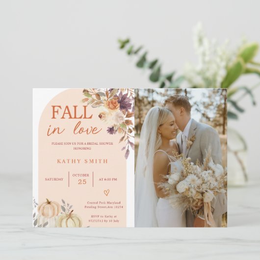 Boho Arch Fall In Liebe Brautparty Rustikale Flora Einladung (Stehend Vorderseite)