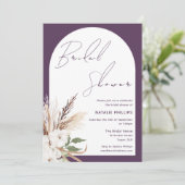 Boho Arch Floral Purple Plum Bridal Shower Einladung (Stehend Vorderseite)