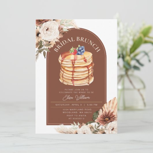 Boho Arch Fruchtpancake Brautparty Brunch Einladung (Stehend Vorderseite)