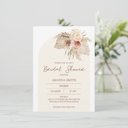 Boho Arch Pampas Grass Floral Brautparty Einladung (Stehend Vorderseite)