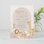 Boho Arch Pampas Grass Safari Wild One Baby Shower Einladung (Stehend Vorderseite)