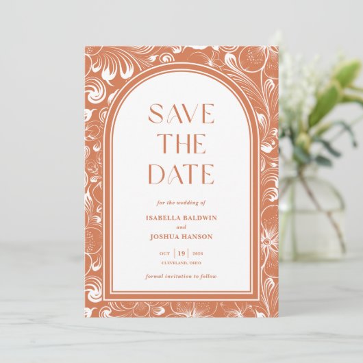 Boho Arch Terra Cotta Save the Date Einladung (Stehend Vorderseite)