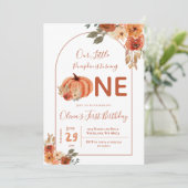 Boho Arch Terracotta Pumpkin Birthday Einladung (Stehend Vorderseite)