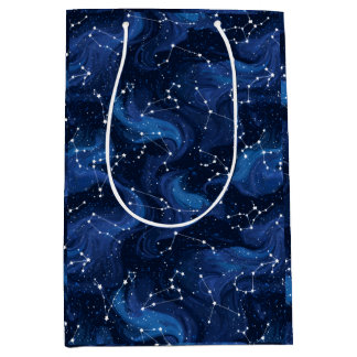 Boho Astrology Zodiac sign pattern on blue Mittlere Geschenktüte