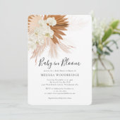 Boho Baby in Bloom Pampas Blumendusche Einladung (Stehend Vorderseite)