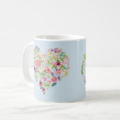 Boho Bailee | Blauer Pastel Blumenherz Initial Kaffeetasse (Vorderseite Links)