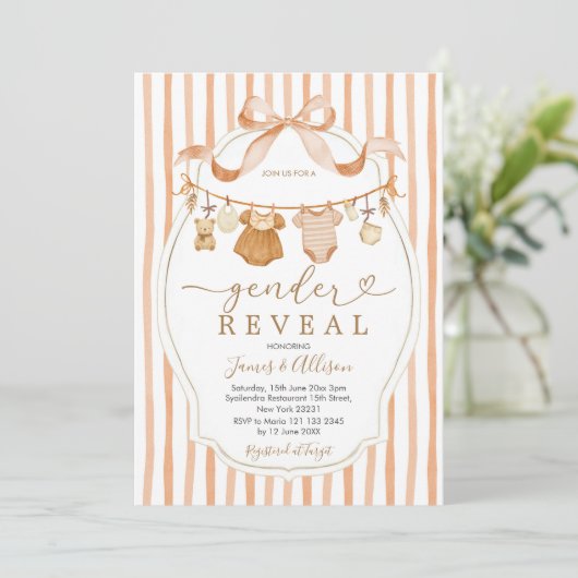 Boho Bear Rustic Baby Clothesline Gender Reveal Einladung (Stehend Vorderseite)