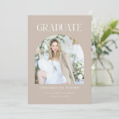 Boho Beige Arch Foto Abschluss Announccard (Stehend Vorderseite)