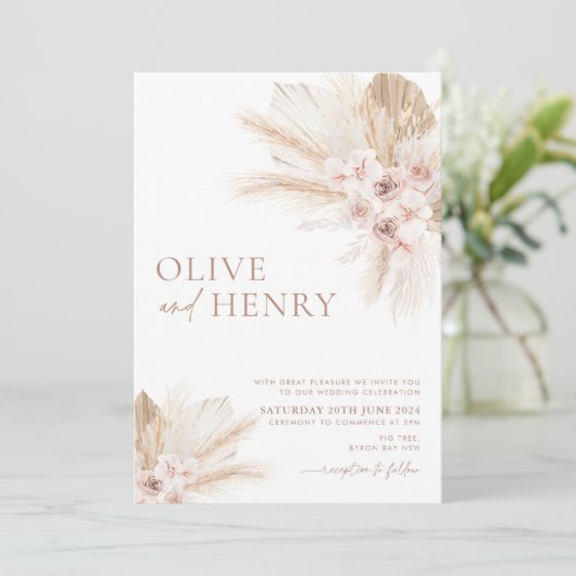 Boho Beige Blume Pampas Wedding Einladung OLIVE (Stehend Vorderseite)