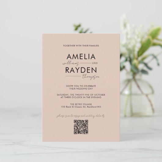 Boho Beige Typografie Script Foto QR Code Wedding Einladung (Stehend Vorderseite)