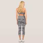 Boho Black and White Tribal Print Capri Leggings (Rückseite)