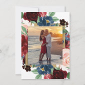 Boho Bloom | Monogramm für Burgund und Blaues Foto Einladung (Rückseite)