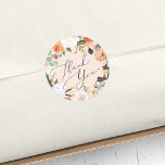 Boho Blooms Moderne Floral Vielen Dank Runder Aufkleber<br><div class="desc">Boho chic floral Gunst Aufkleber "Dankeschön" in eleganter Kalligrafieschrift umrahmt von einem Kranz von Aquarellfarben Blume und Blattwerk in pastellfarbenen Wüsten inspirierte Erdtönen von Salbei,  Pfirsich,  Elfenbein und Weiß.</div>