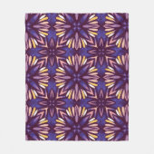 Boho Blossom: Lila künstlerisches Muster Fleecedecke (Vorderseite)