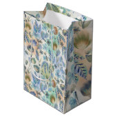 Boho Blue Green Whimsical Floral Botanical Mittlere Geschenktüte (Vorderseite Schrägansicht)