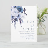 Boho Blume Dusty Blue & White Wedding Einladung (Stehend Vorderseite)