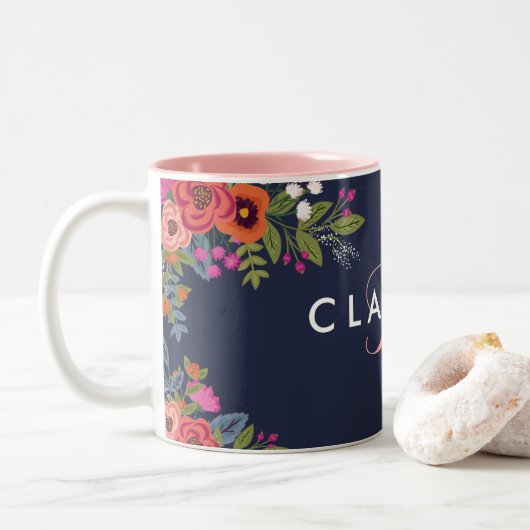 Boho Blume - Navy Blue mit rosa Monogram Zweifarbige Tasse (Mit Donut)