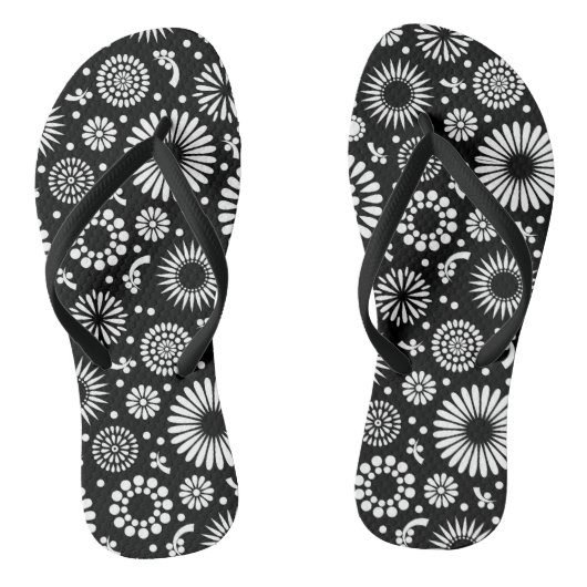 Boho Blume Schwarz-Weiß-Vektorblumenmuster Badesandalen (Fußbett)