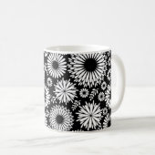 Boho Blume Schwarz-Weiß-Vektorblumenmuster Kaffeetasse (VorderseiteRechts)