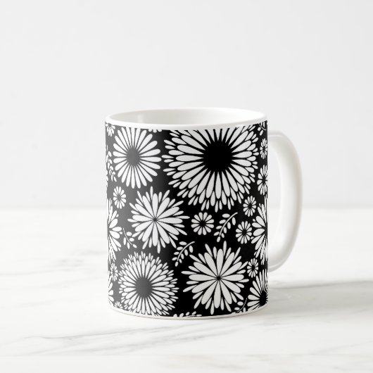 Boho Blume Schwarz-Weiß-Vektorblumenmuster Kaffeetasse (VorderseiteRechts)