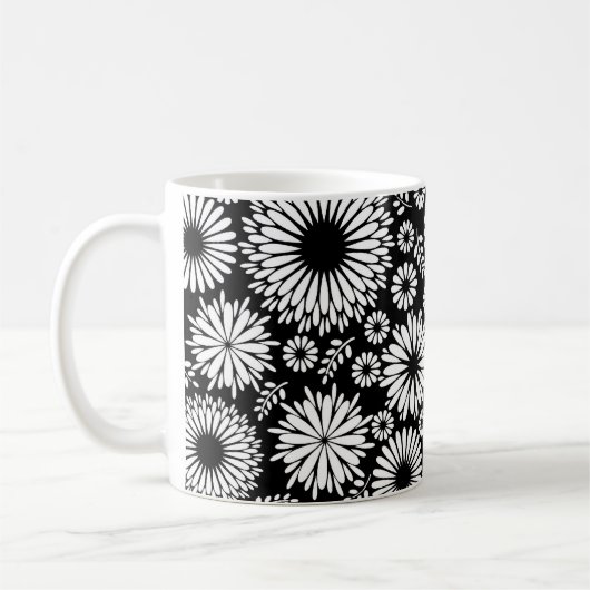 Boho Blume Schwarz-Weiß-Vektorblumenmuster Kaffeetasse (Links)