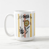 Boho-Blumen-Es ist okay, anders zu sein Kaffeetasse (Links)