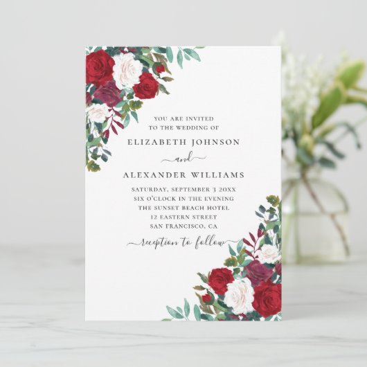 Boho Blumenhochzeit. Rot-weiß-elegante Blume Einladung (Stehend Vorderseite)