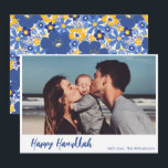 Boho Botanical Simple Script Foto Happy Hanukkah Feiertagskarte<br><div class="desc">Einfache Boho Moderne Script Happy Hanukkah Foto Holiday Card mit botanischem Rücken in Blau und Gelb</div>