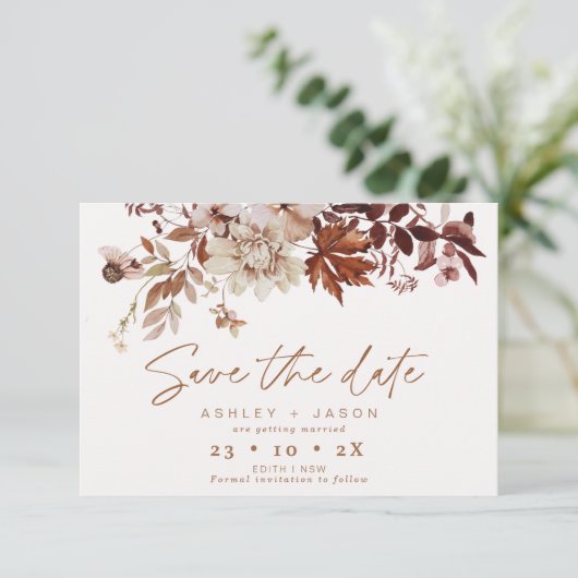 Boho Brown Floral Hochzeit im Herbst Save the Date Einladung (Stehend Vorderseite)