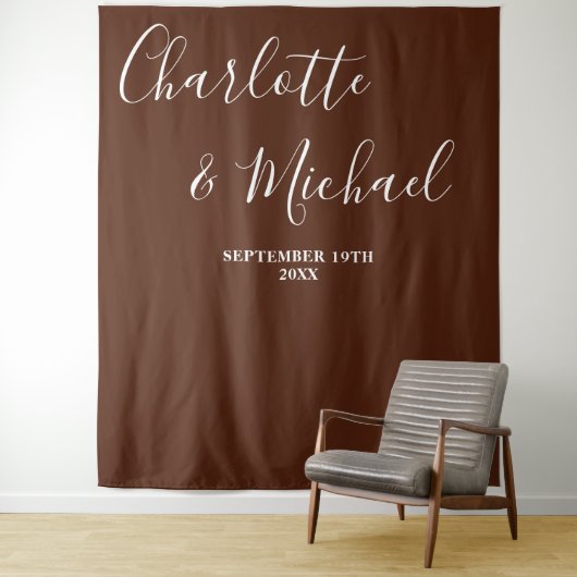 Boho Brown Script Minimalist Wedding Backdrop Wandteppich (Beispiel)