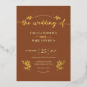 Boho Brown Trendy Script Wedding Folieneinladung (Vorderseite)