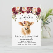 Boho Burgundy Floral Peony Highland Cow Birthday Einladung (Stehend Vorderseite)