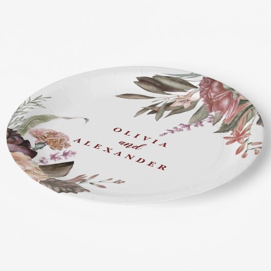 Boho Burgundy Rose fallen Hochzeit Pappteller (Schrägansicht)