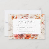 Boho Burnt Orange Fall Floral Monogram Beige RSVP Karte (Vorderseite)