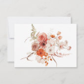 Boho Burnt Orange Fall Floral Monogramm weiß RSVP Karte (Rückseite)
