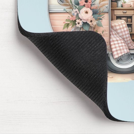 Boho Camper mit Blumenreath und Pastellen Pink Mousepad (Ecke)
