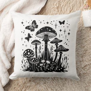 Boho Celestial Mushrooms mit Schmetterlingen und S Kissen