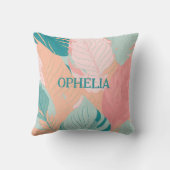 Boho Chic Aquamarin Coral Pink Blätter Baby Name Kissen (Rückseite)