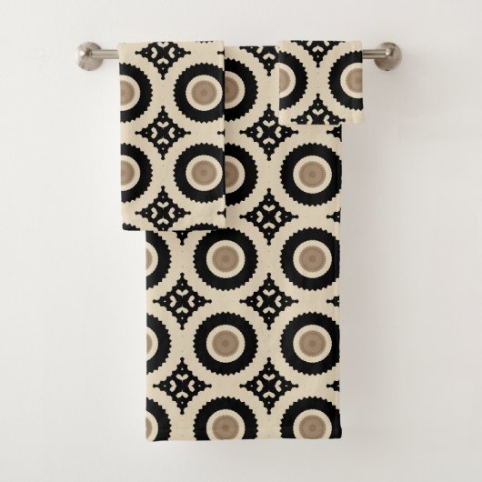 Boho Chic Black & Beige Geometric Pattern Badhandtuch Set (Insitu)