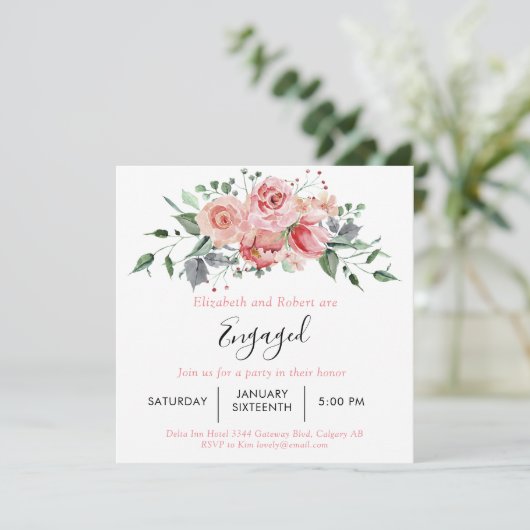 Boho Chic Blush Pink Rose Verlobtes Script Floral Einladung (Stehend Vorderseite)
