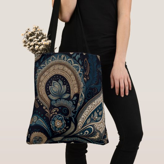 Boho Chic Dark Blue Paisley Pattern Tasche (Von Nahem)