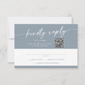 Boho Chic Dusty Blue Mail In und QR Code RSVP Karte (Vorderseite)