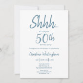 Boho Chic Dusty Blue Weiße Überraschung 50. Geburt Einladung (Vorderseite)